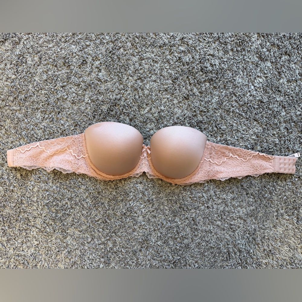 Victoria’s Secret Strapless Lace Push-Up Bra